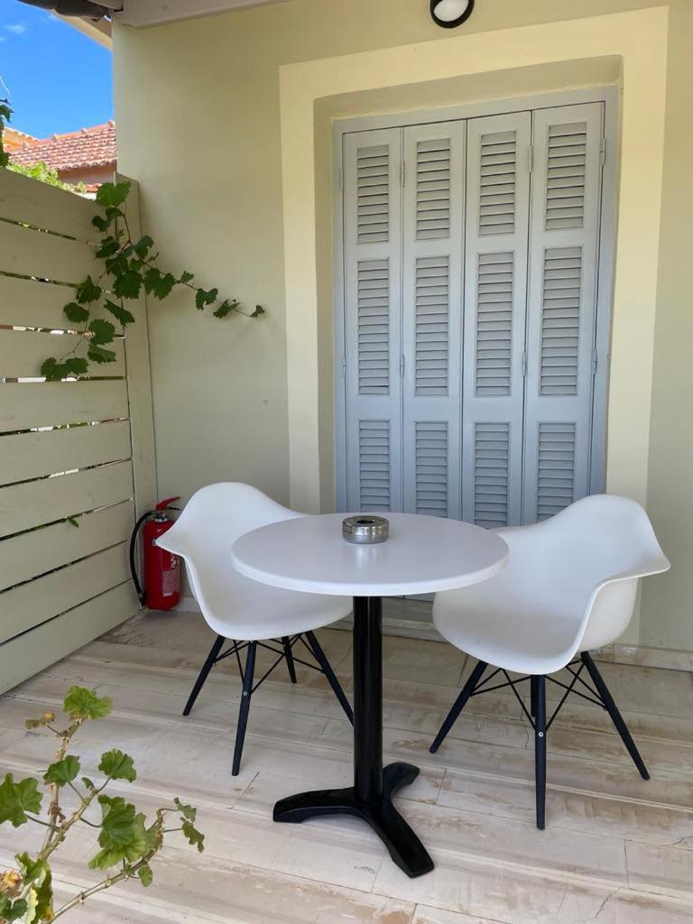 Dada'S Cottage Argyrades Buitenkant foto